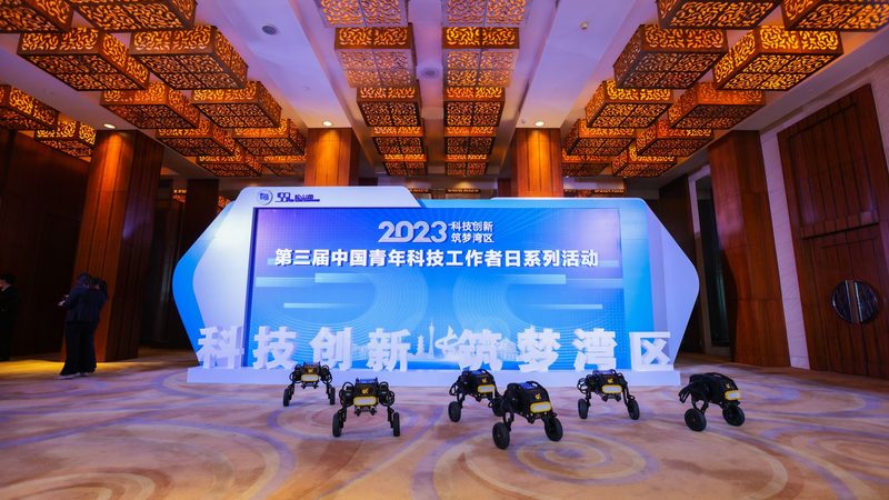 数据可视化交互设计平台：构建智能决策的视觉桥梁